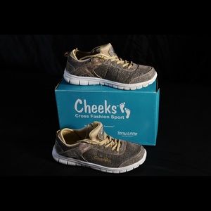 Cheeks tennis shoes